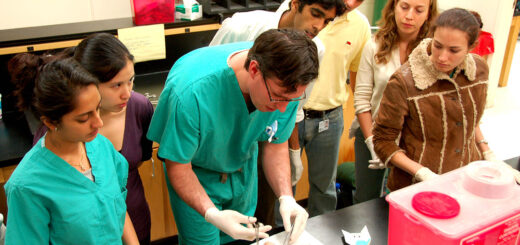 Tulane Public Relations - Medical students learning about stitches Uploaded by AlbertHerring